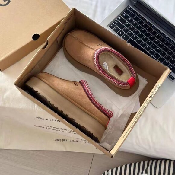 UGG Cozy Fuzzy Slippers (Thick Sole) - Picture 3 of 5